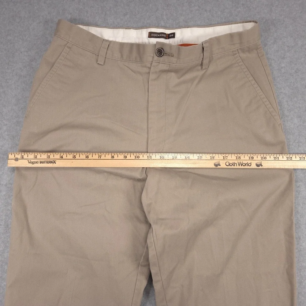 Dockers D3 Mens 34x30 Beige Khaki Flat Front Casual Chino Pants School